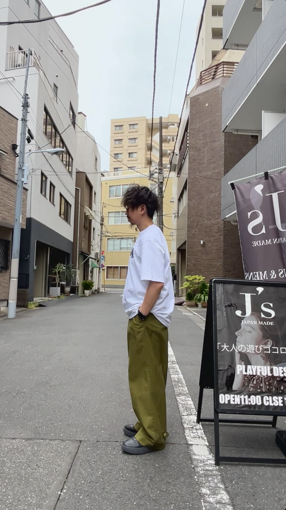 AMIRI Coreコレクション ホワイト MA ロゴ Tシャツ