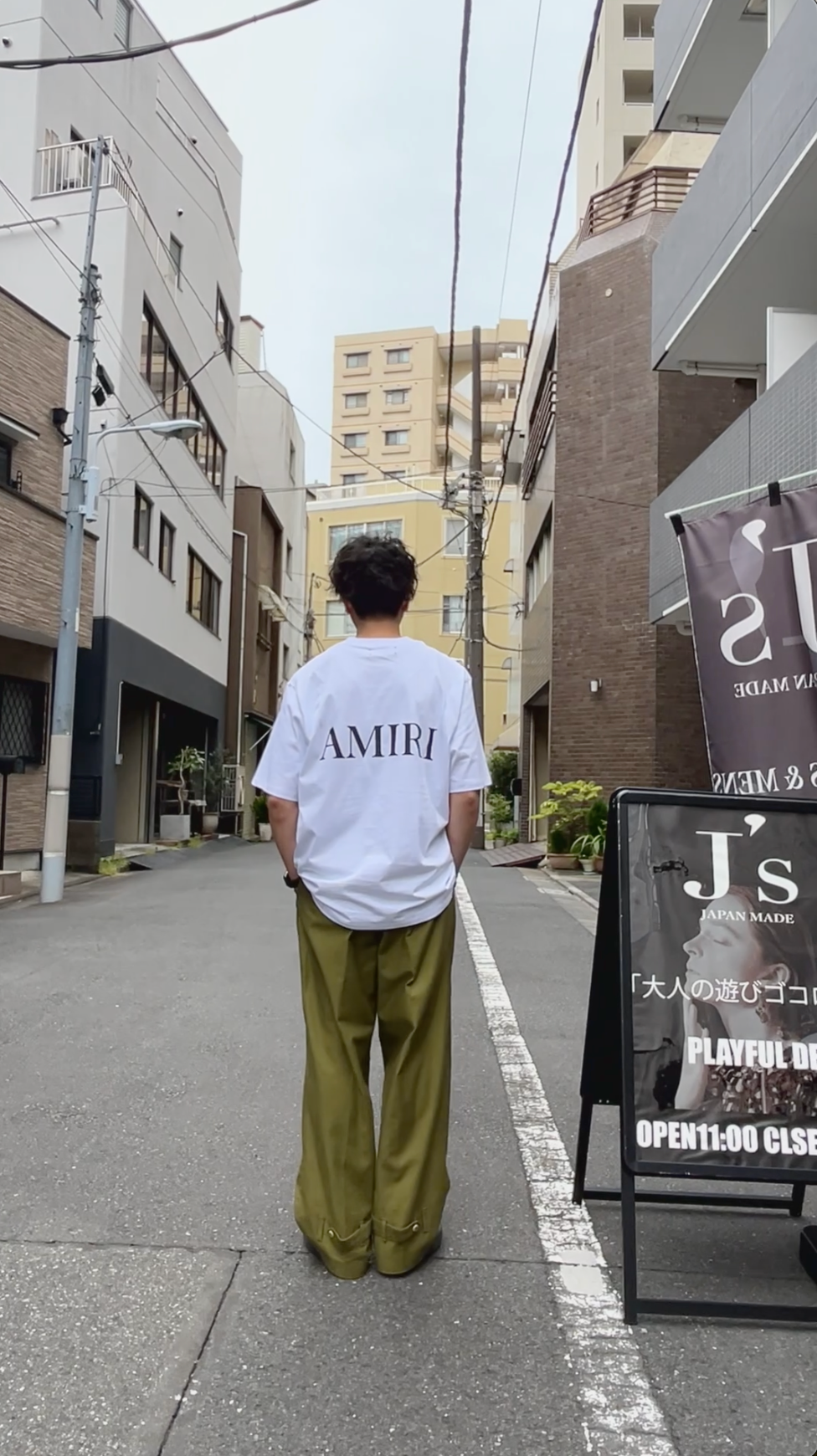 AMIRI Coreコレクション ホワイト MA ロゴ Tシャツ