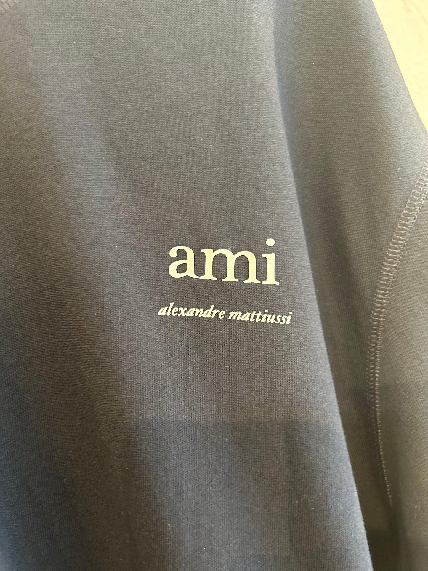 AMI Paris コットンTシャツ【ネイビー/カーキ】