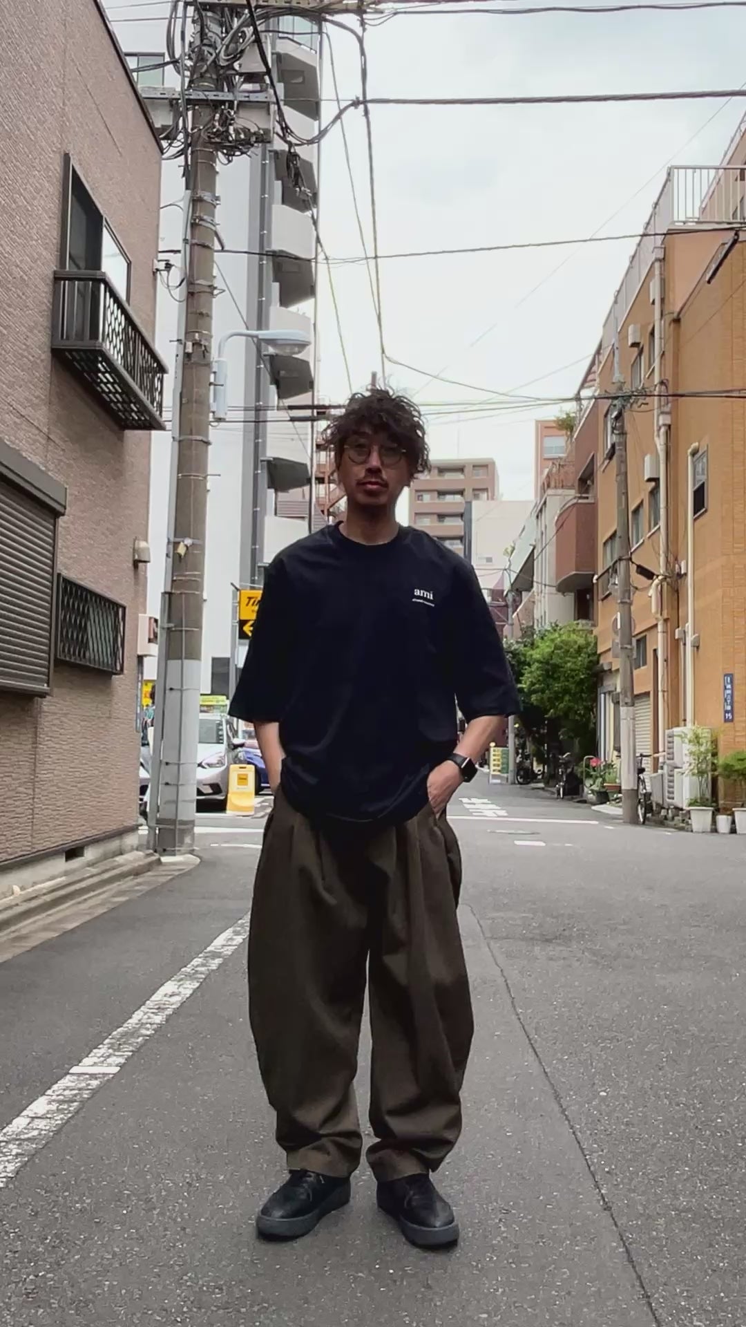 AMI PARIS ネイビー コットン Tシャツ ネイビー コットン クロップド Tシャツ ナイトブルー | AMI PARIS