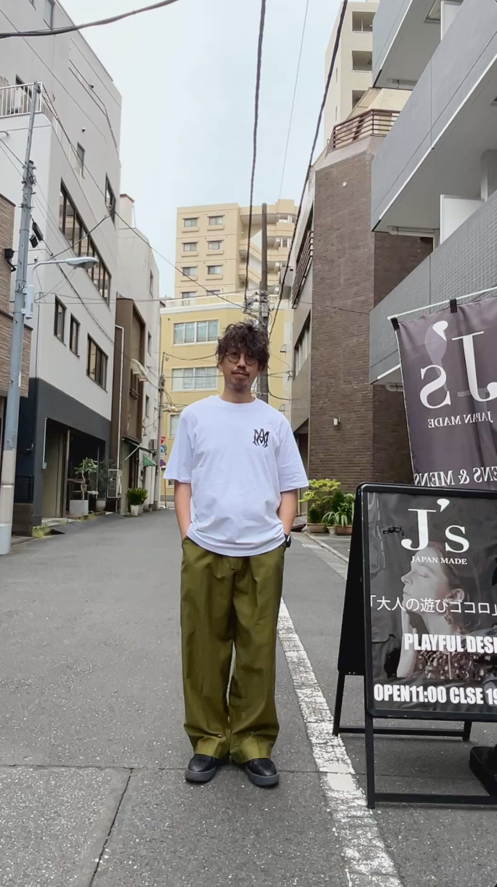 AMIRI Coreコレクション ホワイト MA ロゴ Tシャツ