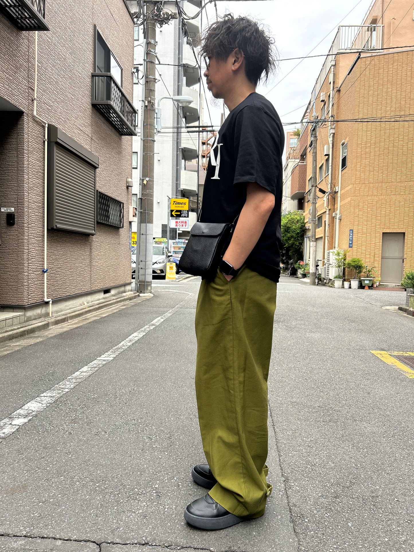 AMIRI STAGGERED LOGO TEE
