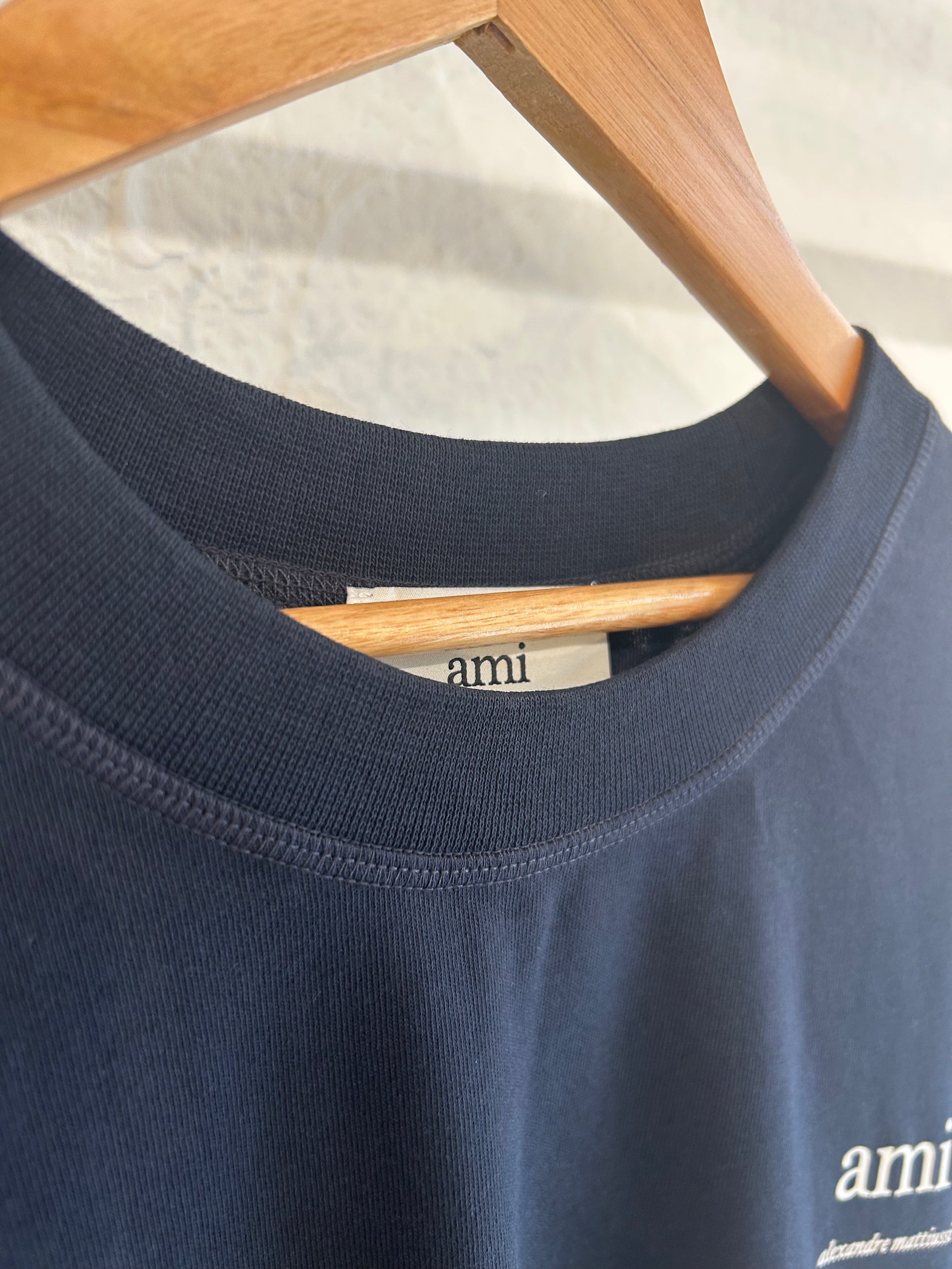 AMI PARIS Tシャツ ネイビー ネイビー コットン クロップド Tシャツ ナイトブルー | AMI PARIS